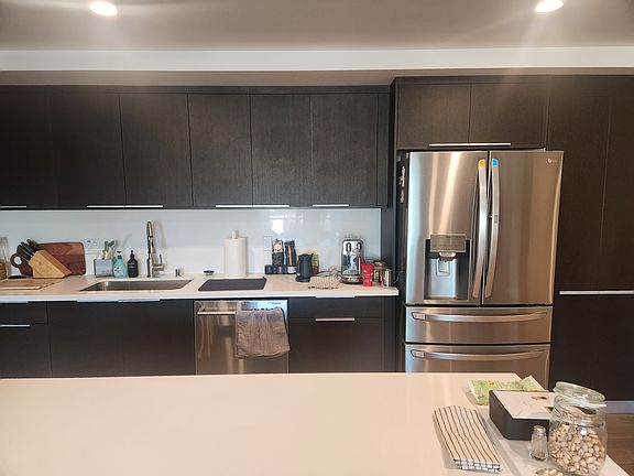 5th image of 2939 Leeward Ave #415