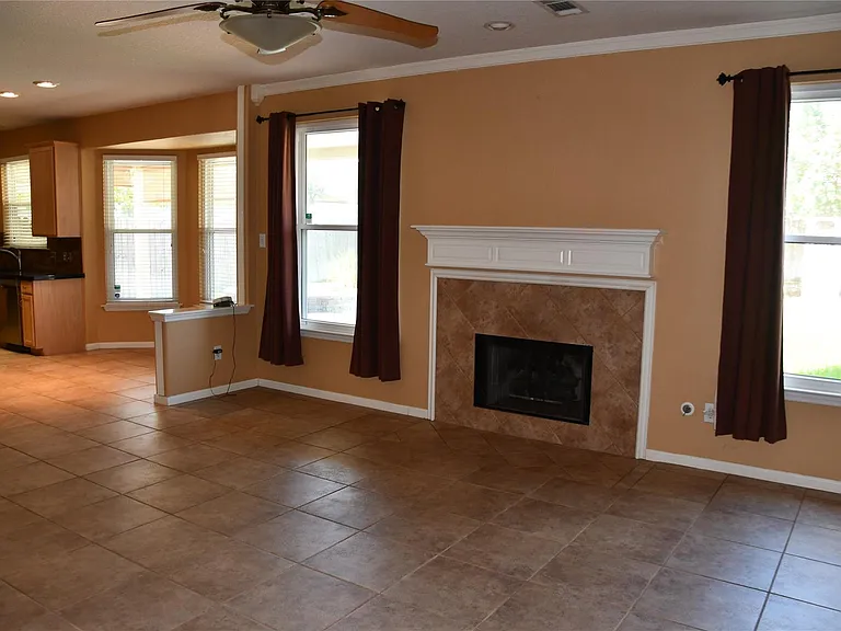 18118 Cypress Valley Ln — Photo 14