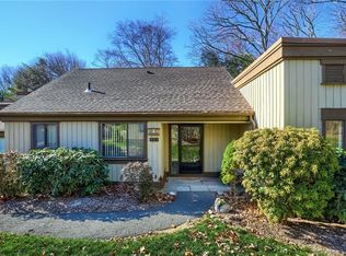 975 Heritage Vlg #B, Southbury, CT 06488