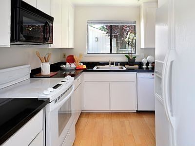 5th image of 956 Bonita Ave APT 6