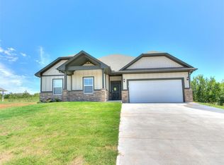 13154 Huntington Dr, Edmond, OK 73025