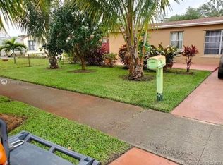 1420 N 70th Ave, Hollywood, FL 33024