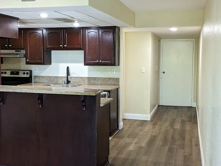 1450 Locust Ave #309 — Photo 14