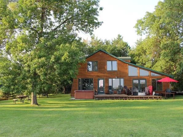 14670 Shoreline Ln, Lake Park, MN 56554