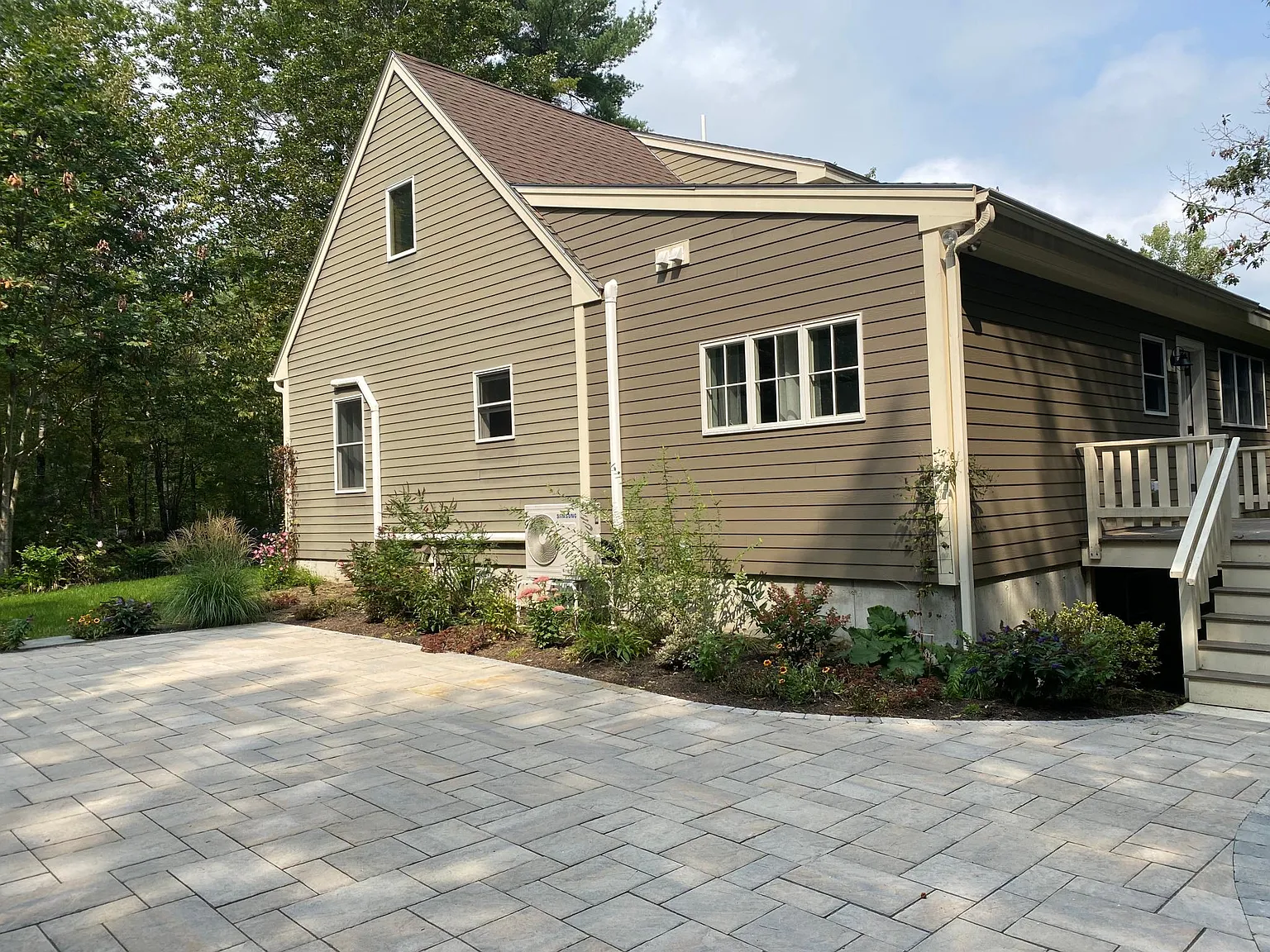 3 bed, 2.5 bath, 2316 sqft, $3,000 — Photo 4