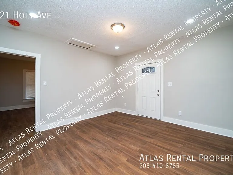 121 Holt Ave — Photo 8