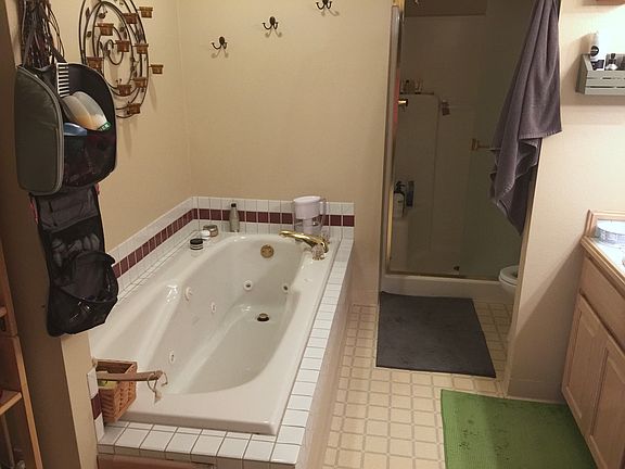 Jet Tub in Master Bath