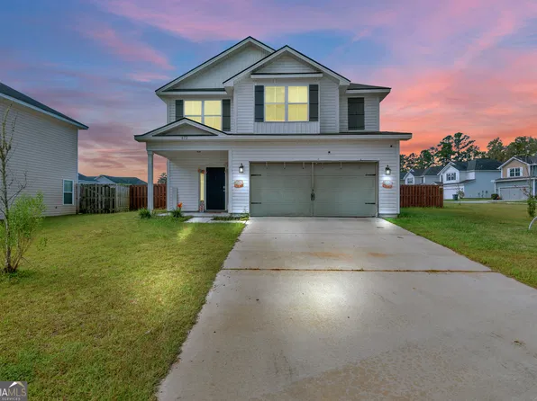 672 Fairview Cir, Hinesville, GA 31313