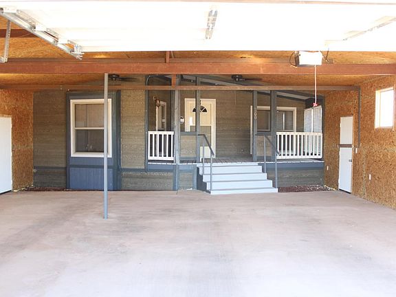 3rd image of 2400 Mockingbird Ln