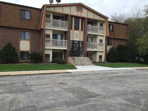 1st image of 2919 W 61st Pl