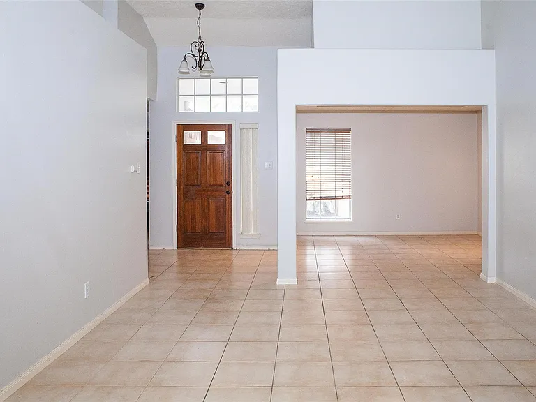 6223 Newbury Dr — Photo 3