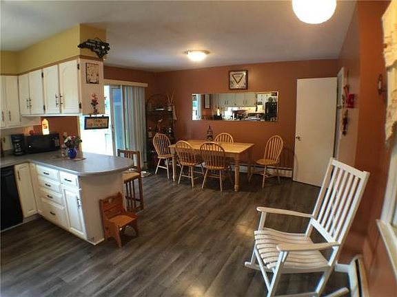 4th image of 8 Miller Dr