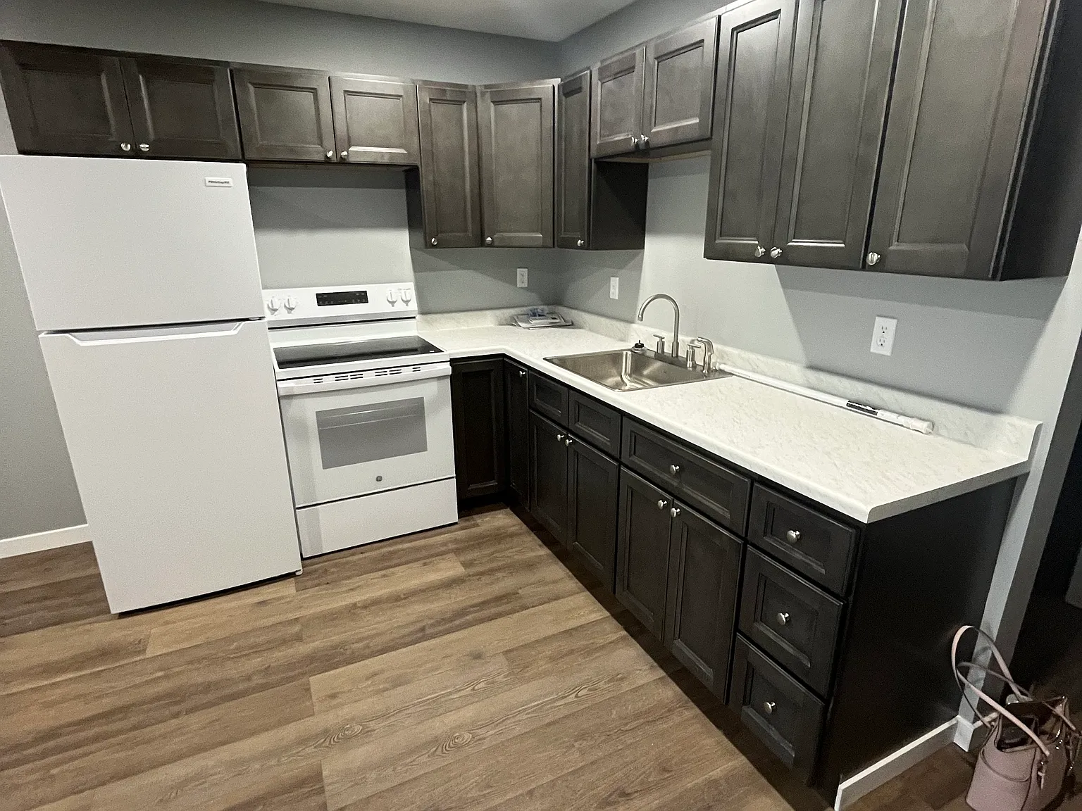 2 bed, 700 sqft, $1,200 — Photo 2