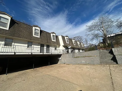 7718 South St Photo 1