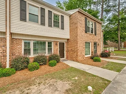 731 Coventry Ln Photo 1