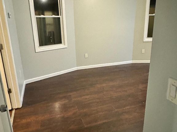 3rd image of 127 Shepard Ave