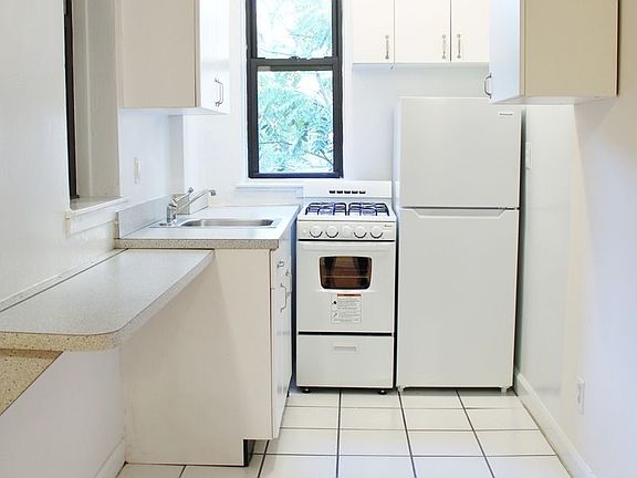 2nd image of 431 E 83rd St APT 3B