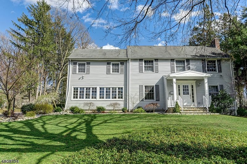 1st image of 30 East Dr