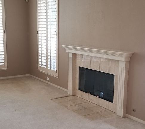 5th image of 820 W Cove Way