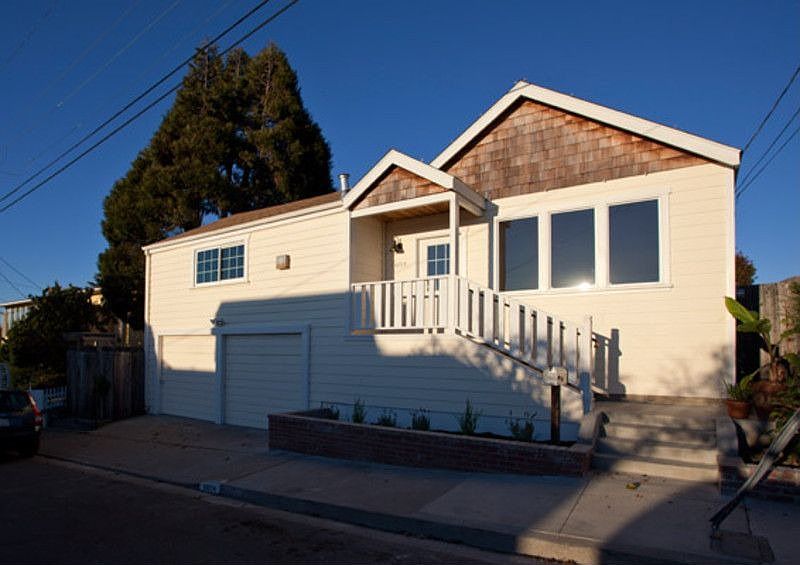 1st image of 6604 Aqua Vista Ct
