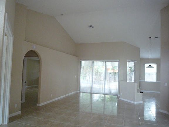 3rd image of 1325 SW Bartell Ave