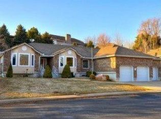 1762 Whispering Oaks Dr, Ogden, UT 84403