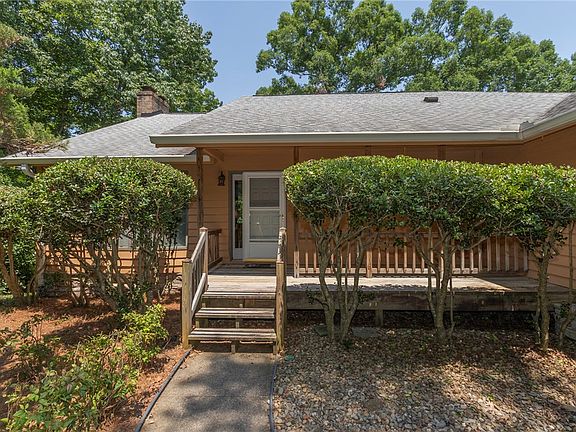 2nd image of 202 Plantation Point
