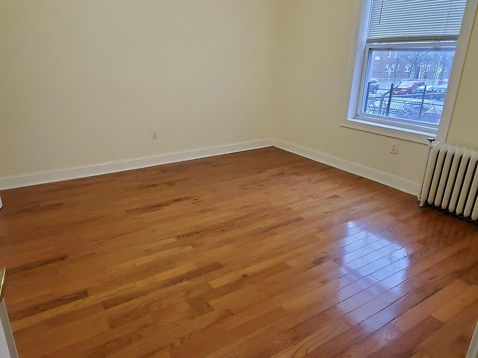 2nd image of 11 Gifford Ave APT 1D