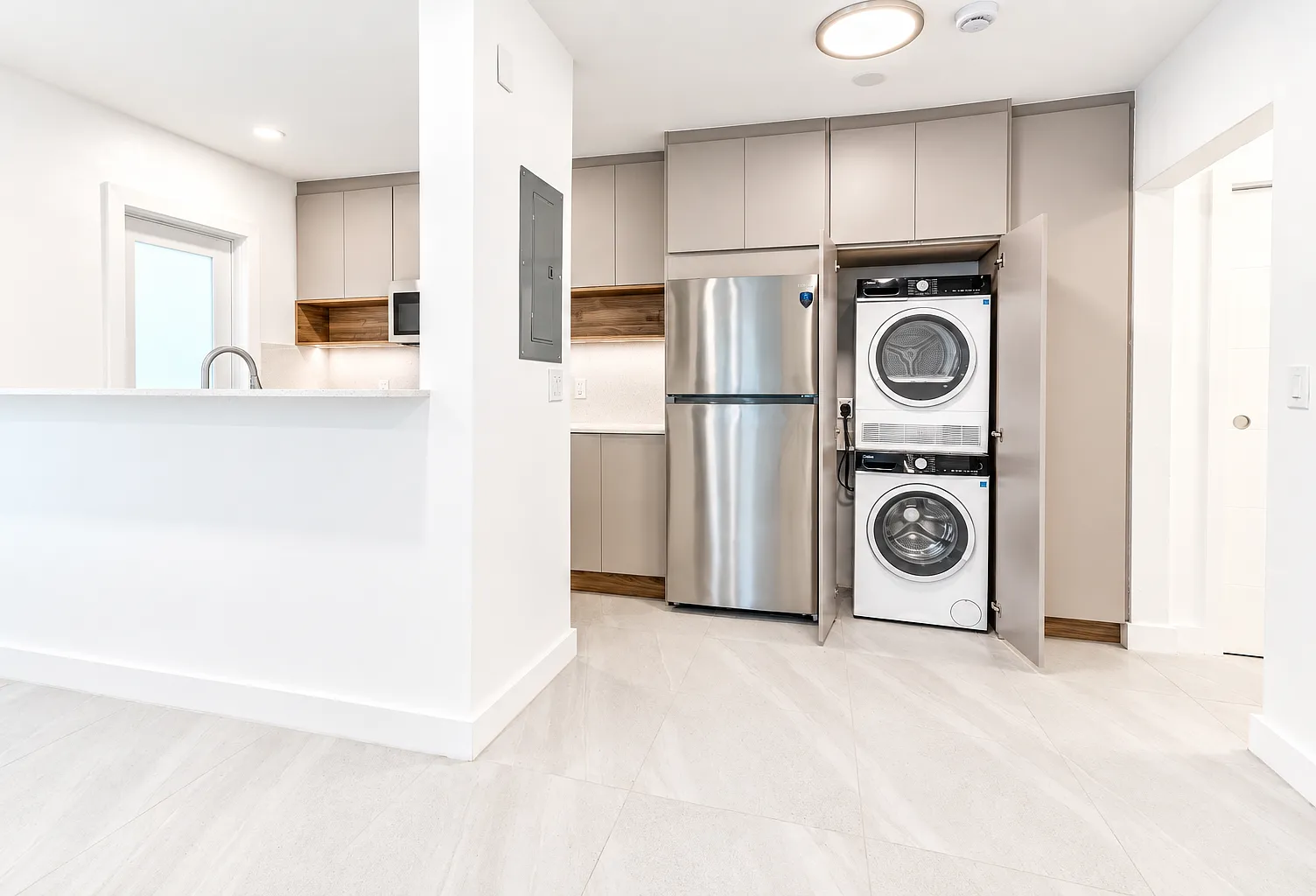 1000 Lenox Ave — Photo 3