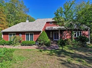 60 Ledgestone Rd, Douglas, MA 01516