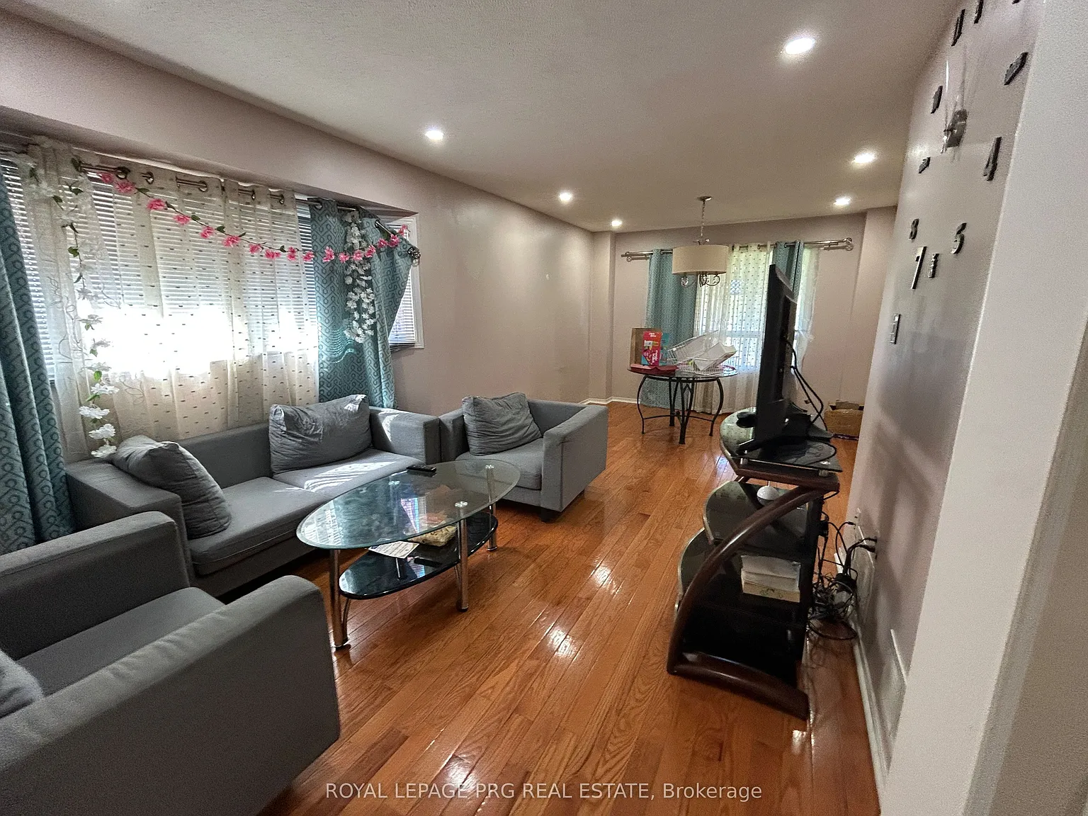 4 bed, $2,800 — Photo 2