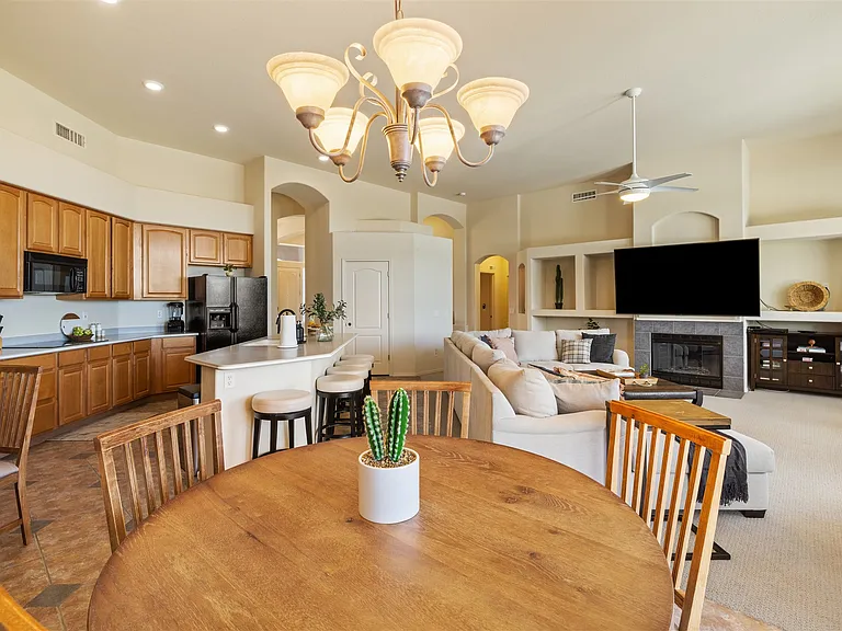 4577 E Buckhorn Trl — Photo 6