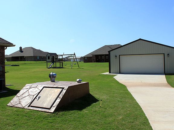 Shop-Storm Shelter-Playset