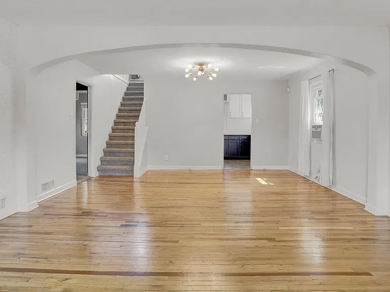 230 E San Miguel St — Photo 2