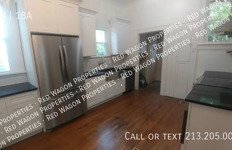 411 W Mistletoe Ave #411 — Photo 3