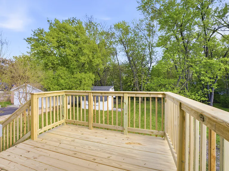 915 Mayfield Dr — Photo 25