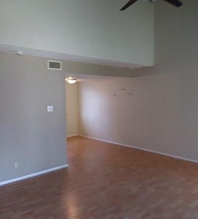 3rd image of 1121 Royal Crest Dr