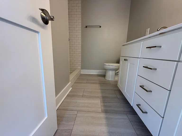 906 Nassau St — Photo 18