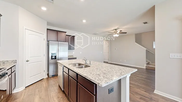 232 Chelsea Park Rd — Photo 10