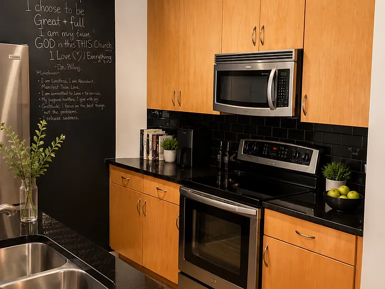 400 W Peachtree St NW #2302 — Photo 12
