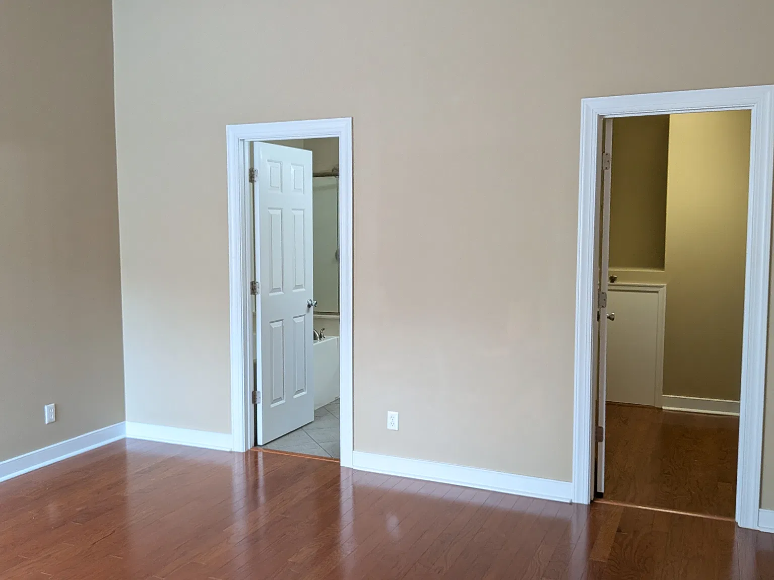 3 bed, 2328 sqft, $2,600 — Photo 4