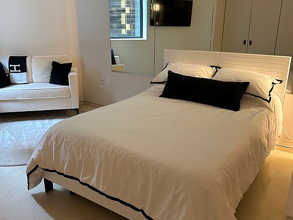 5th image of 100 11th Ave APT 3A