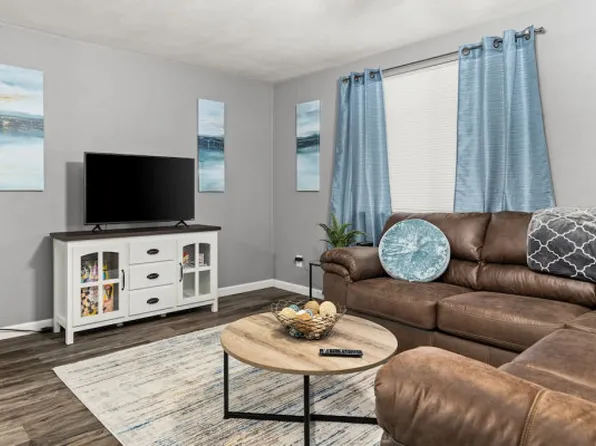 108 Wood Ct APT 4, East Peoria, IL 61611