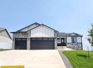 4021 Farthing Rd, Cheyenne, WY 82001