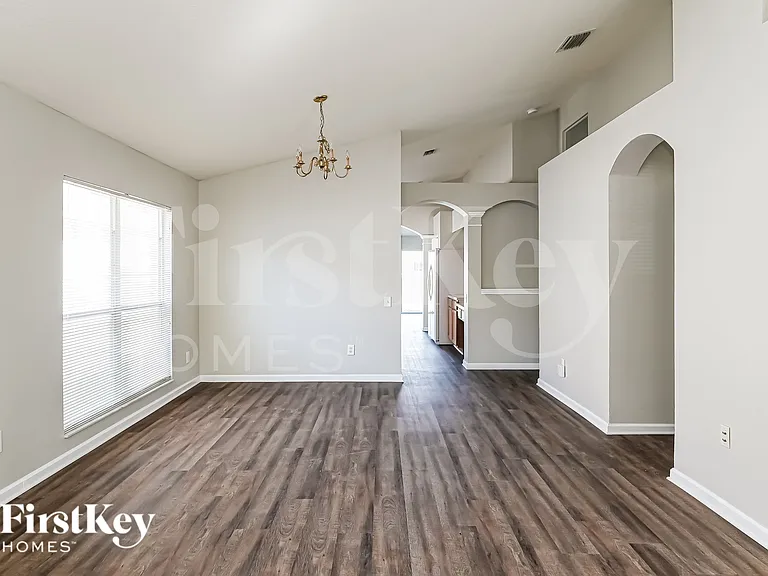 12430 Midpointe Dr — Photo 2