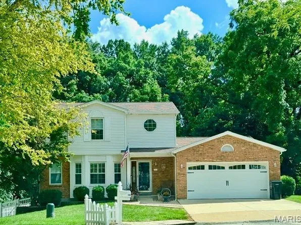 7660 Terri Lynn Dr, Saint Louis, MO 63123