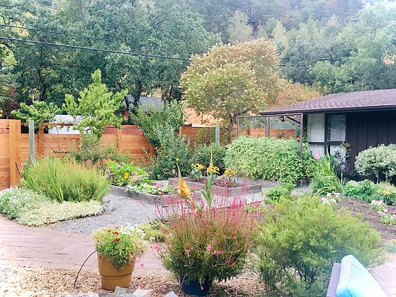 4th image of 581 Cascade Dr