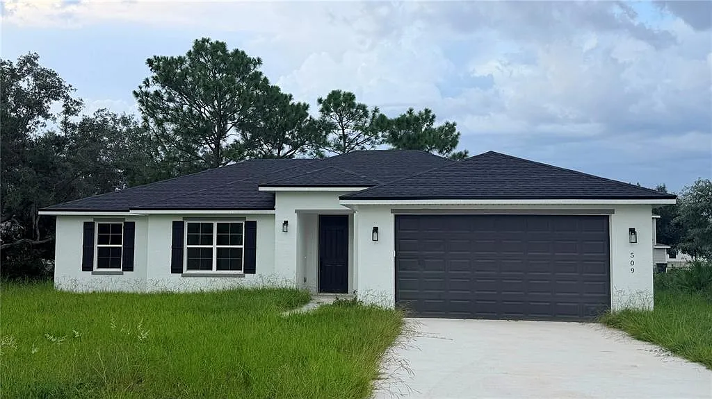 4 bed, 2.0 bath, 1851 sqft, $2,500 — Photo 1