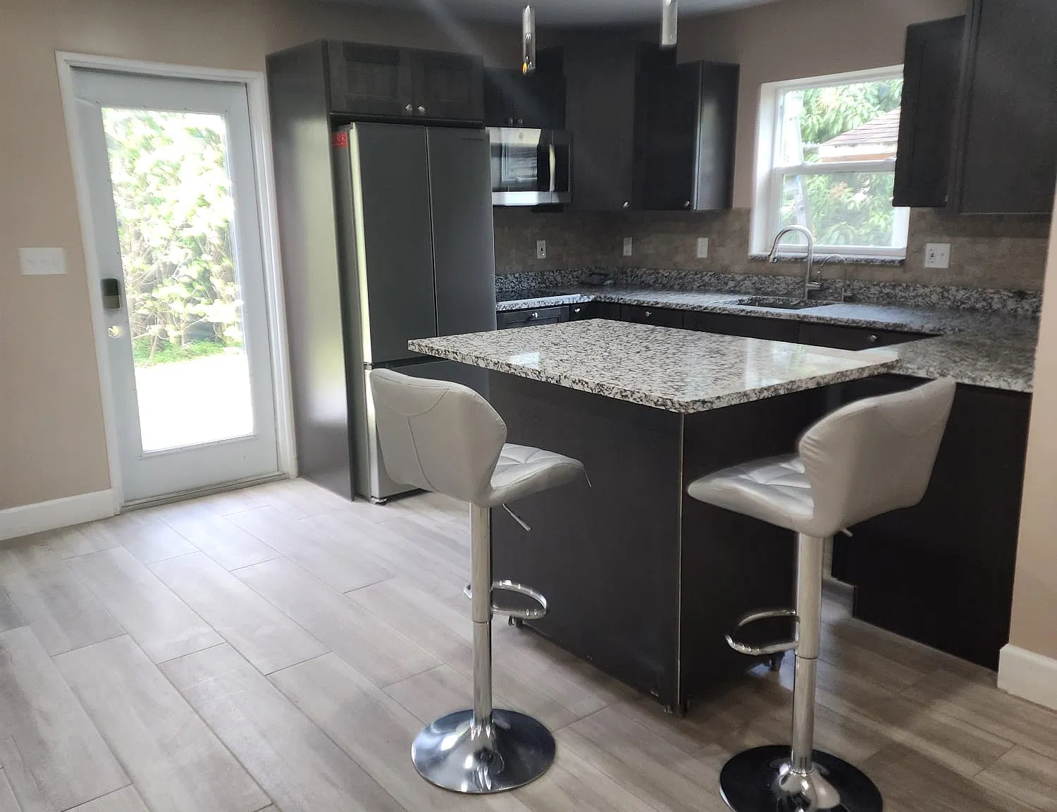 2 bed, 995 sqft, $2,700 — Photo 4