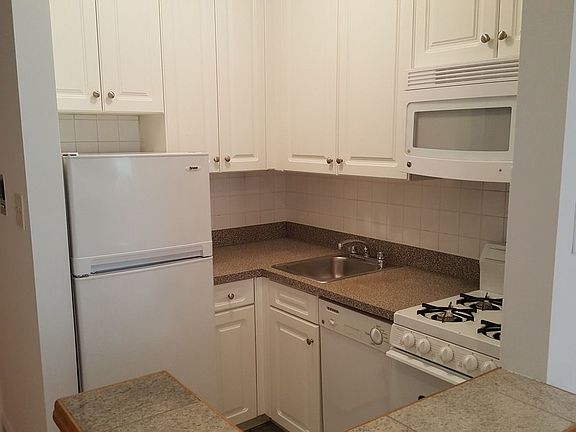 3rd image of 259 W 15th St APT 2A